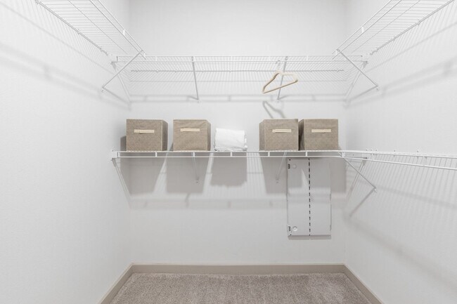 Building Photo - 1301 Leah Ave