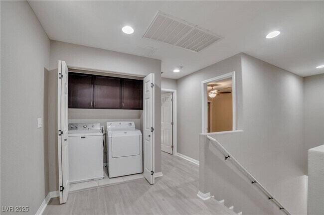 Building Photo - 3939 N Zodiacal Light St