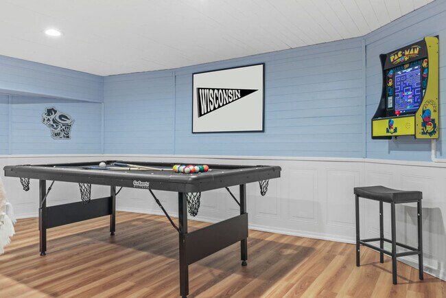 Building Photo - 924 Capital St