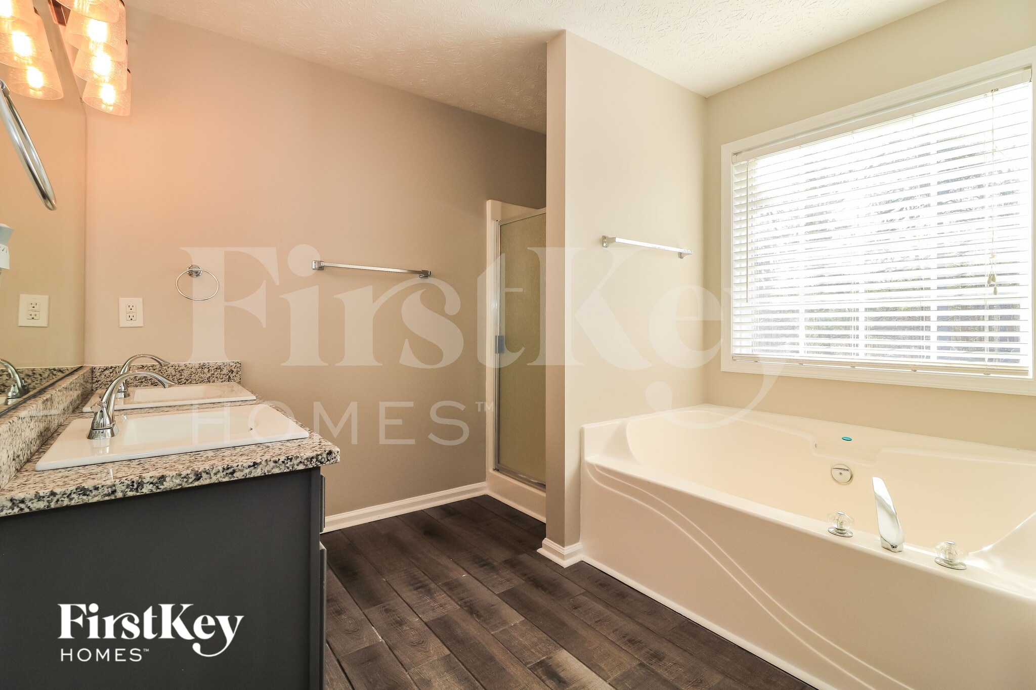 Building Photo - 333 Fairview Oak Pl