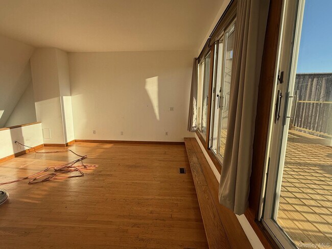 Building Photo - 66 S Broadway