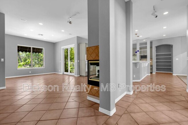 Building Photo - 4440 Juniper Trail