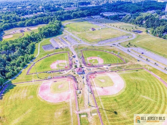 Building Photo - 162 Salem Rd