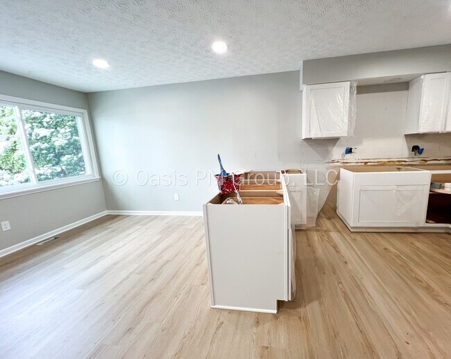 Building Photo - 3372 Willington Dr