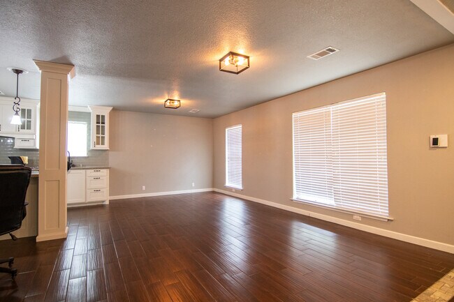 Building Photo - 7575 Chelsea Pl