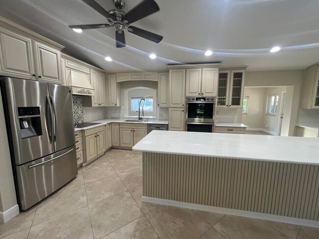 Building Photo - 114 N Tymber Creek Rd