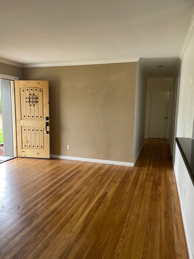 Building Photo - 3757 Ardilla Rd