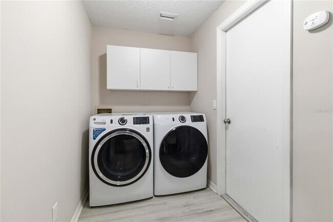 Building Photo - 2110 Laindale Pl