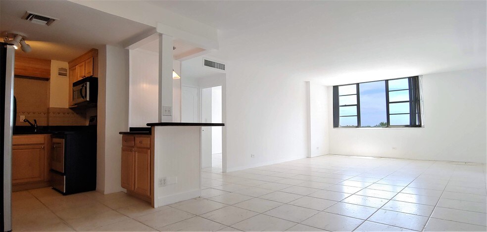 Building Photo - 2800 N Flagler Dr