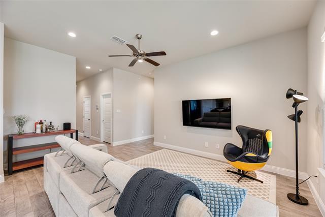 Building Photo - 1605 Woodpecker St