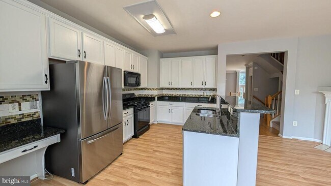 Building Photo - 13996 Khalid Ln