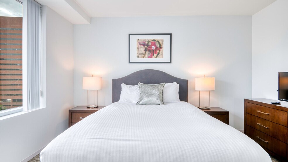 Building Photo - 250 Kendall St