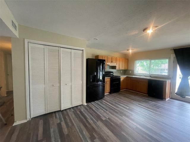 Building Photo - 627 McKown Dr