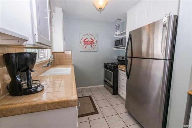 Building Photo - 310 Alvarado Pl