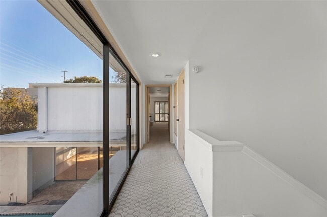 Building Photo - 1201 Autrey St