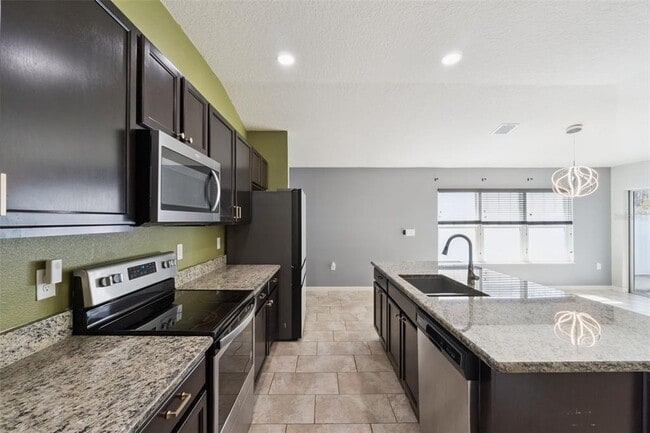 Building Photo - 3028 Lakes Crest Ave