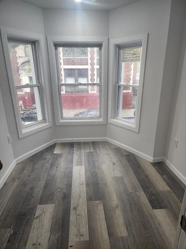 Building Photo - 1346 Robbins Rd