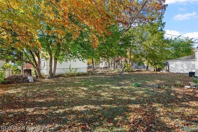 Building Photo - 6627 Mayburn St