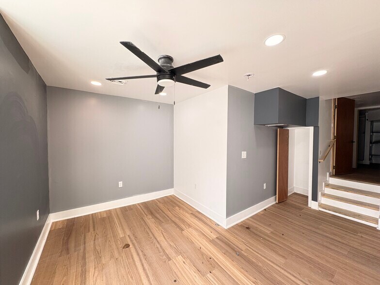 Building Photo - 5834 Phillips Ave