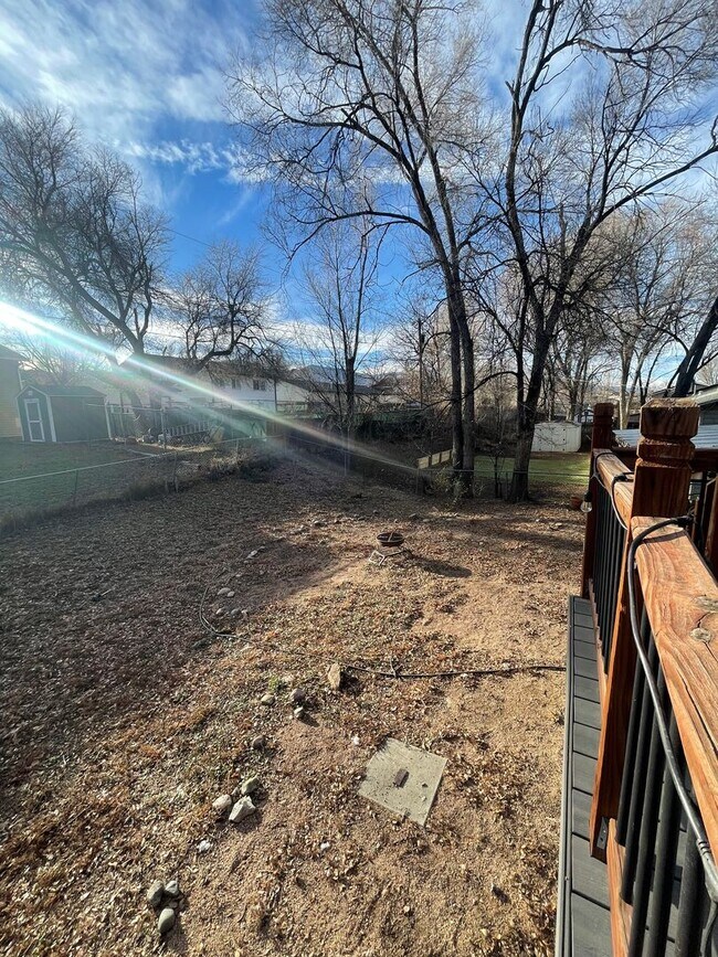 Building Photo - 4 bed 2 bath Home Perfectly Located