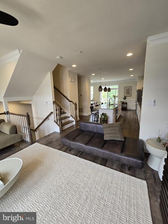 Building Photo - 2842 Golden Gate Ct