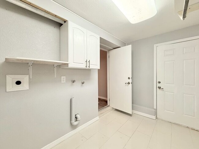 Building Photo - 3182 Downing St