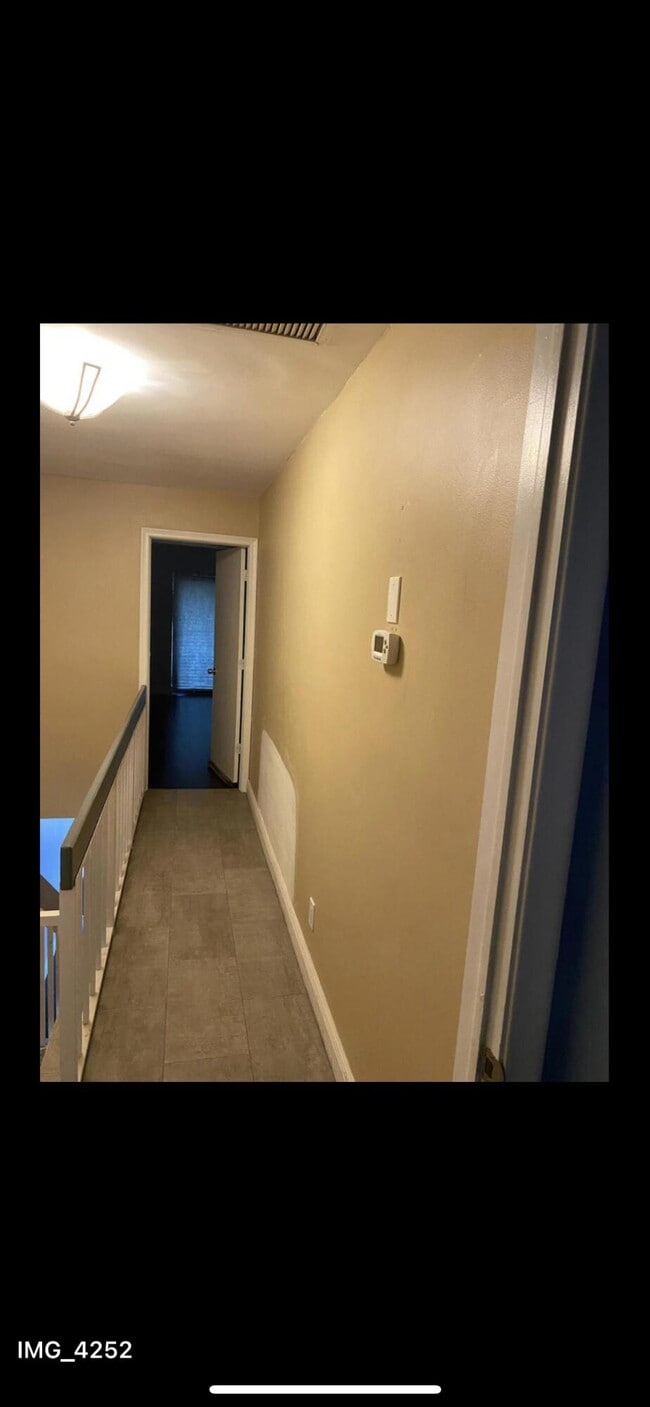 Building Photo - 6557 Racquet Club Dr