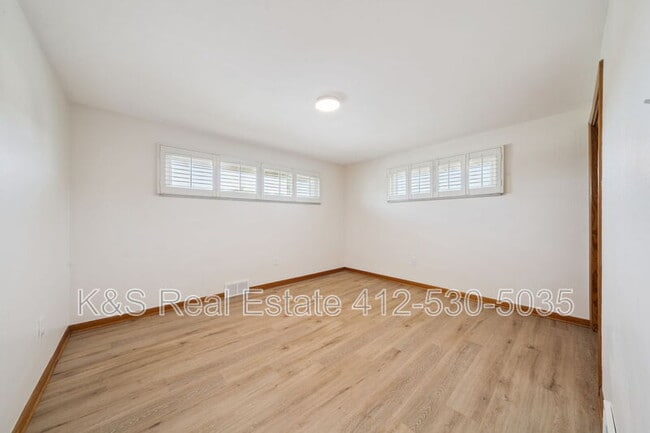Building Photo - 535 Hickory Dr