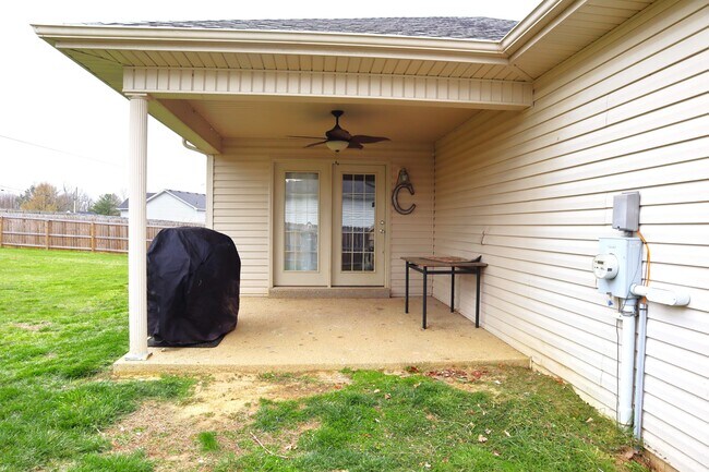 Building Photo - 1023 Rueland Dr