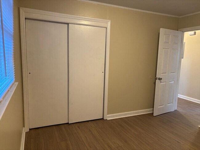 Building Photo - 3 BED, 1 BATH BRICK HOME LOCATED IN ASHEBORO