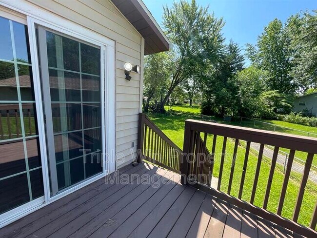 Building Photo - 1464 Monopoly Dr