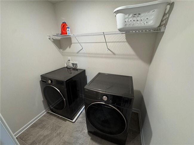 Building Photo - 1129 Georgian Point Dr