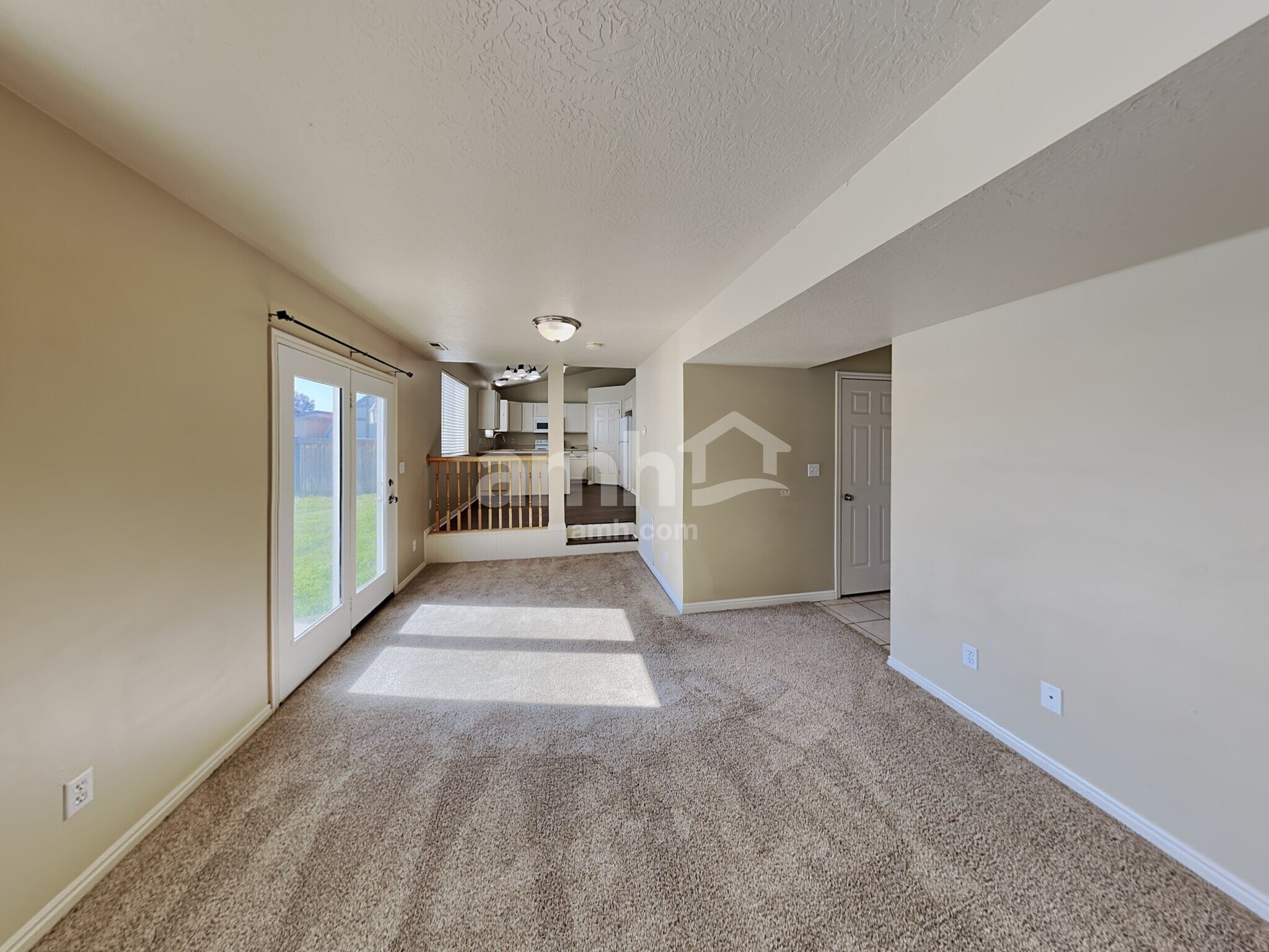 Building Photo - 272 S 590 W