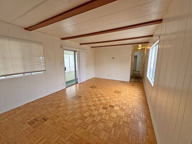 Building Photo - 70210 CA-111