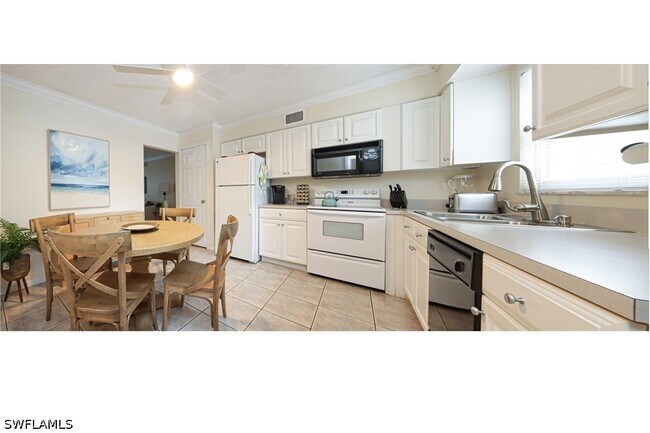 Building Photo - 940 3rd St S