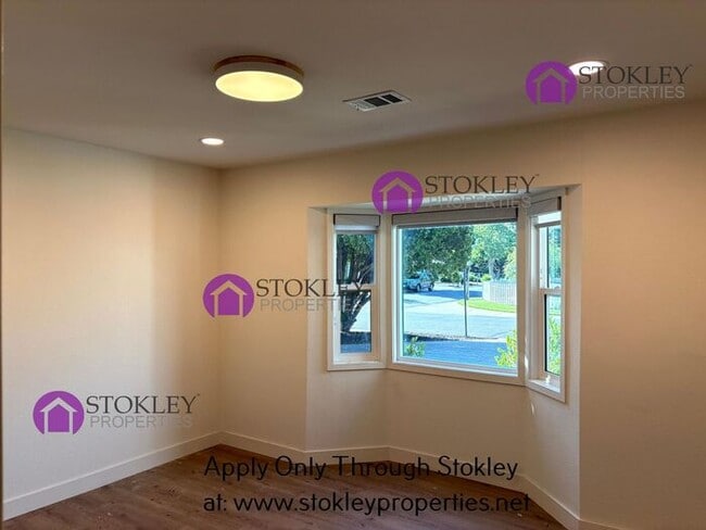 Building Photo - 276 Jennifer Way