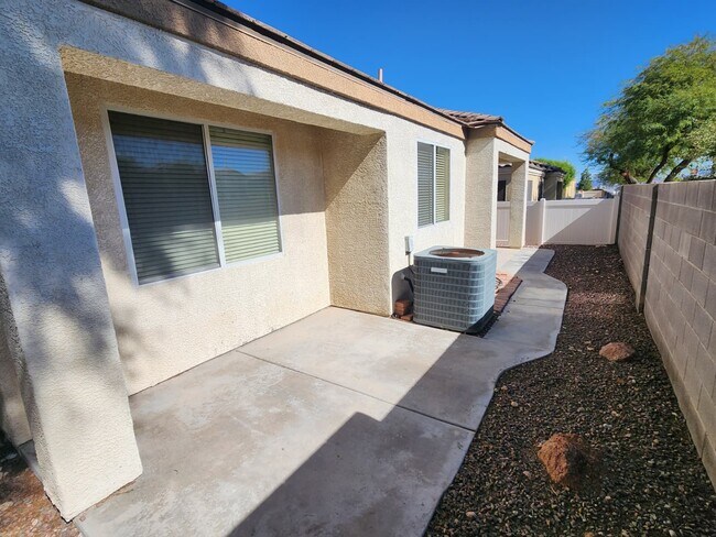 Building Photo - 6229 Majestic Hills Ave