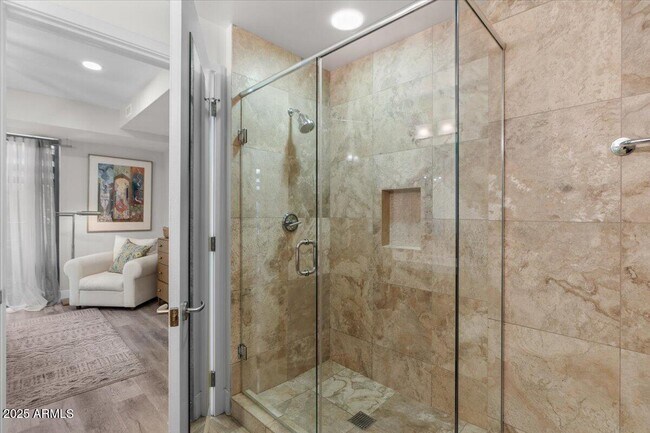Building Photo - 7117 E Rancho Vista Dr