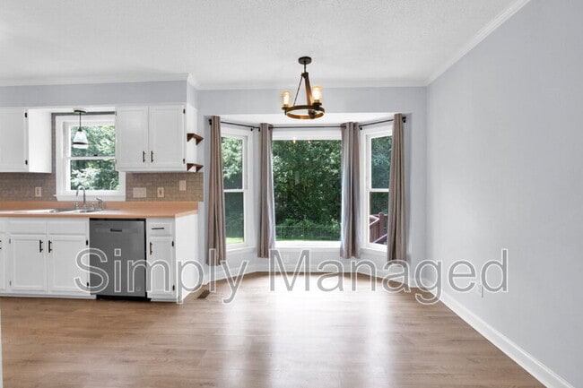 Building Photo - 7709 Scottsdale Dr