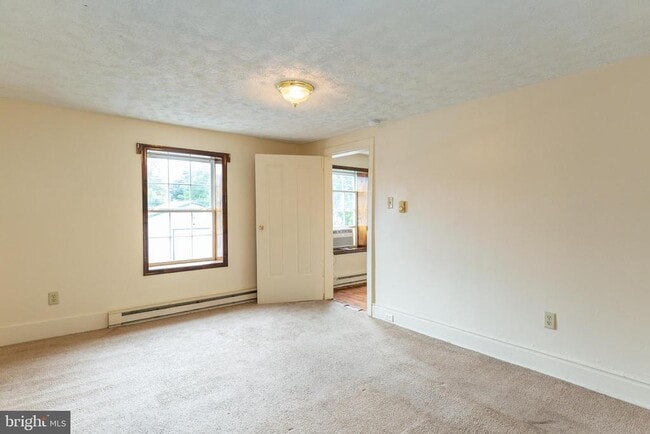 Building Photo - 32 Patrick Henry Way