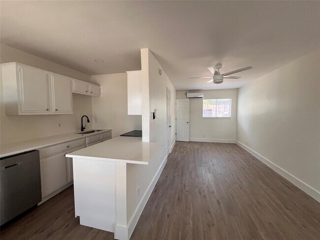 Building Photo - 4712 Depew Ave