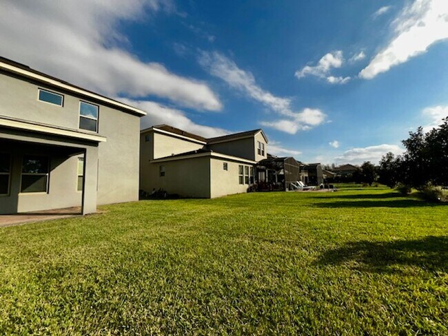 Building Photo - SPECTACULAR MODERN HOME!!Relaxing water views from the back of this beautiful home- MOVE IN Septe...