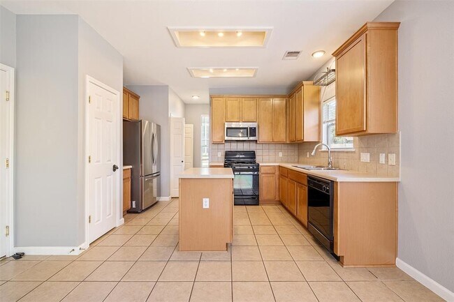 Building Photo - 11100 Los Comancheros Rd