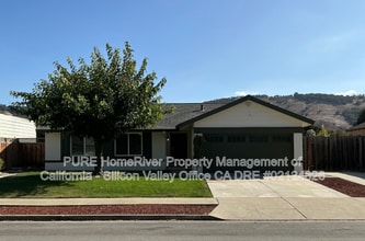 Building Photo - 382 Madison Dr