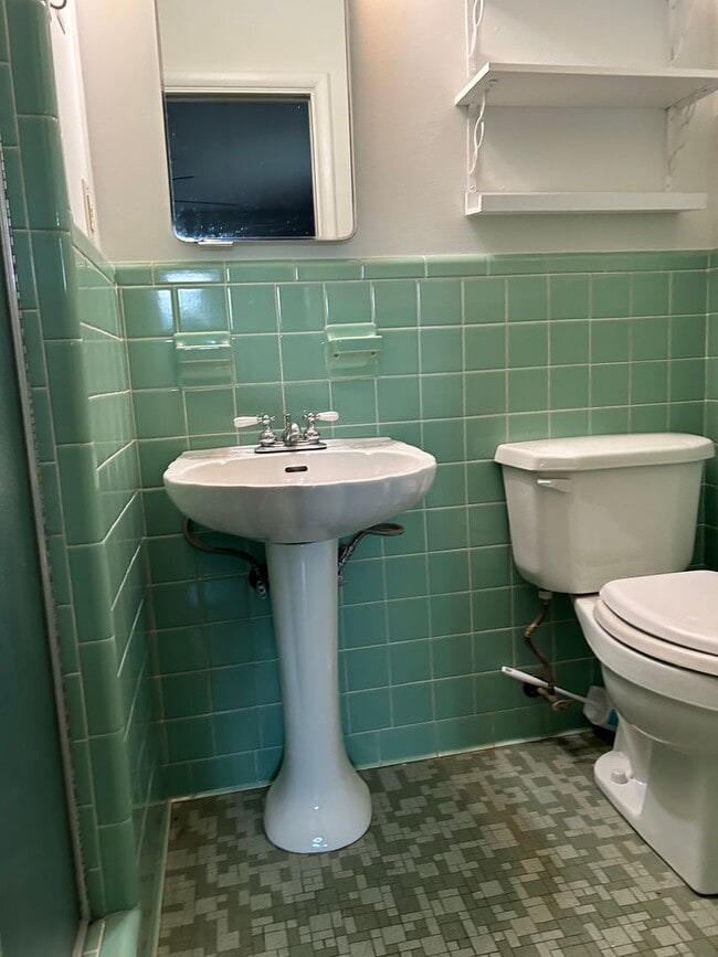 Building Photo - Call Property Manager Tonia Rollins at (50...