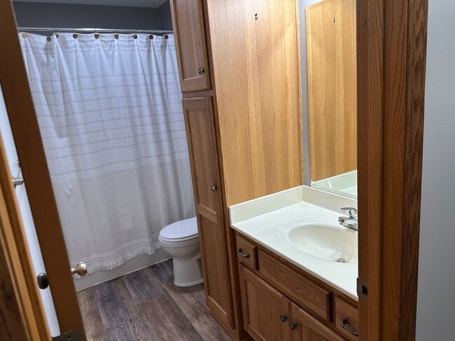 Building Photo - GREAT FAMILY HOME!