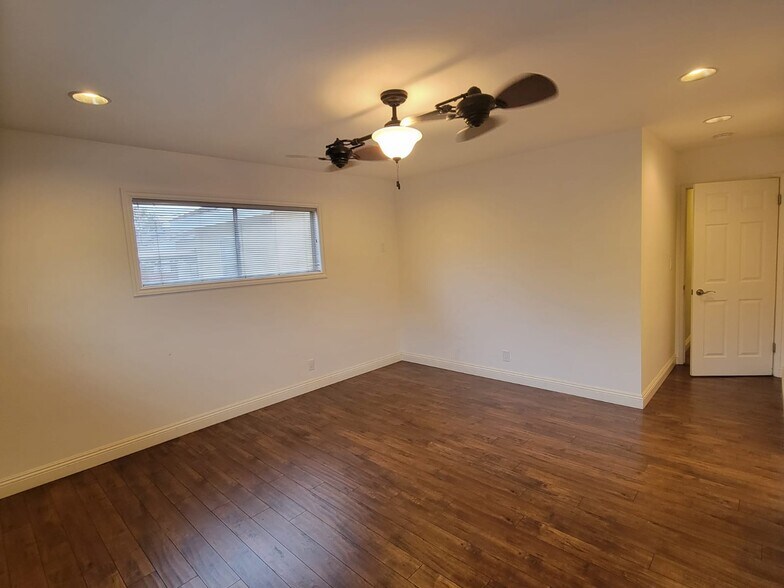 Building Photo - 17565 Bullock St