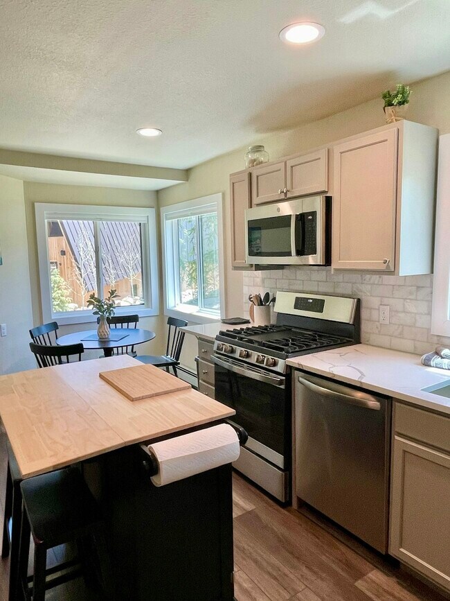Building Photo - 1128 Winter Park Dr