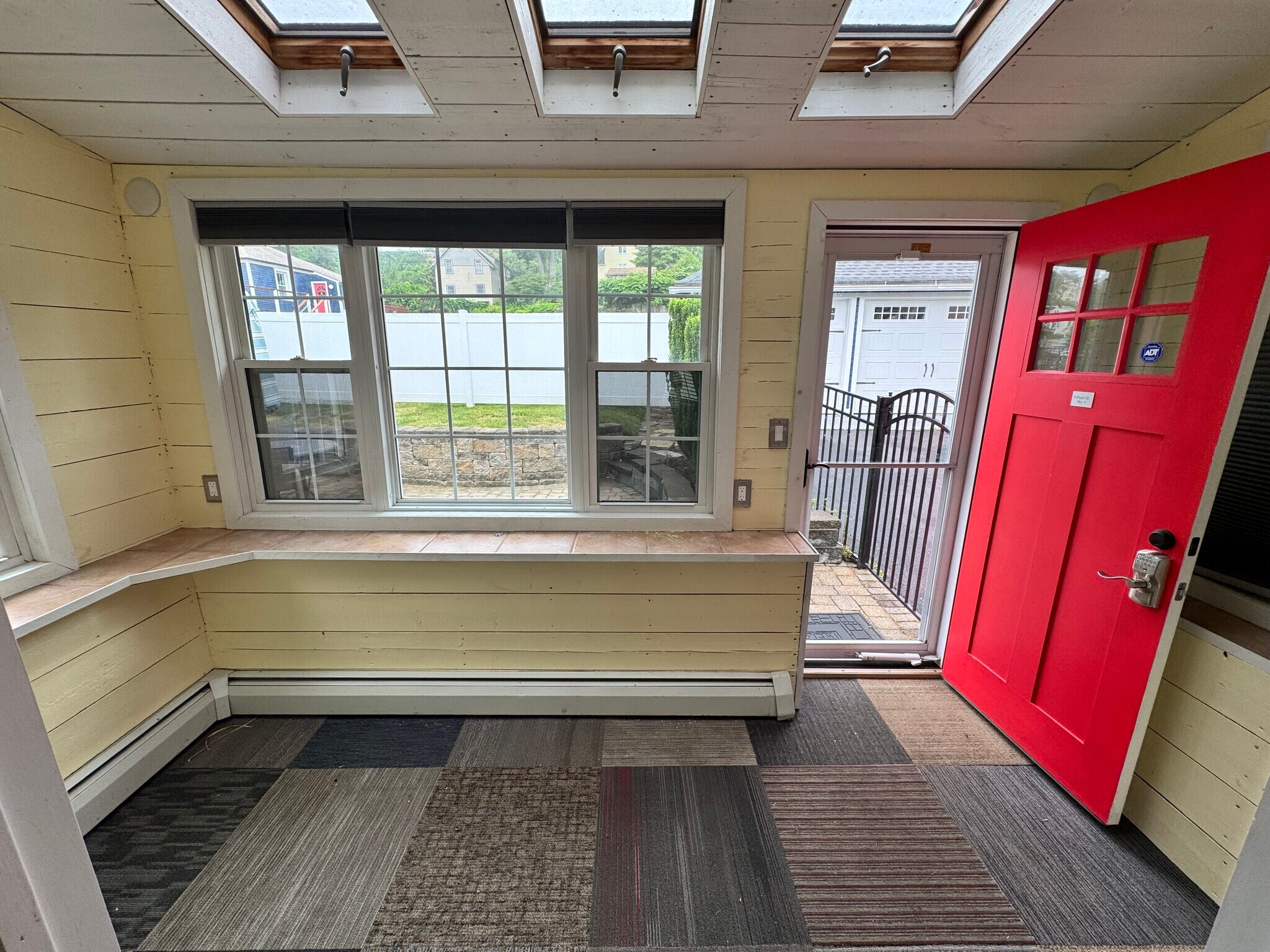 Building Photo - 5 Pearl St