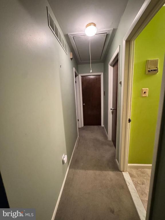 Building Photo - 4741 River Rd